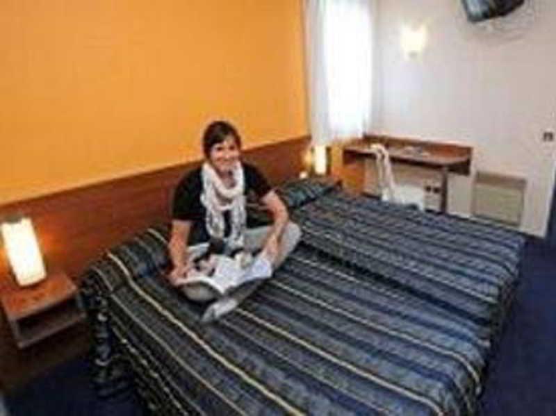 Mister Bed Saran Apartment Exterior photo